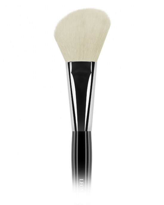 ANGLED CONTOUR BRUSH (no.4, powder/blush, goat hair)
